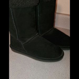 Black bearpaw boots